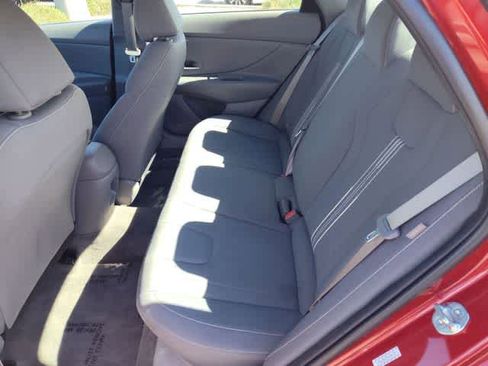 Used 2024 Hyundai Elantra SEL image 17