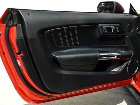 Used 2019 Ford Mustang Premium RWD image 36