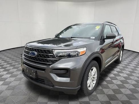 Used 2020 Ford Explorer XLT AWD/4WD image 14