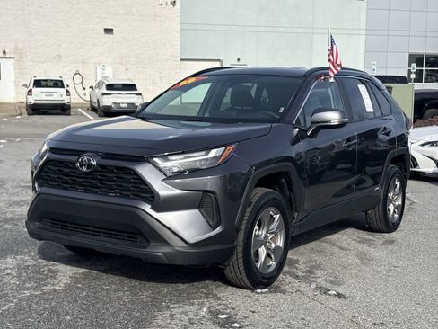 Used 2025 Toyota RAV4 XLE image 5