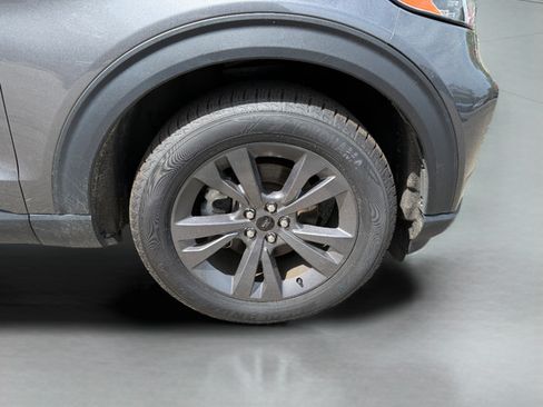 Certified 2023 Ford Explorer XLT w/ Equipment Group 202A AWD/4WD image 27