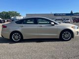 Used 2019 Ford Fusion SE image 3