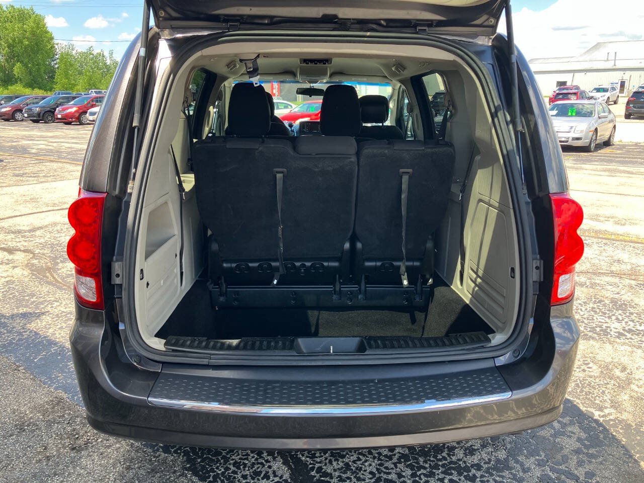 Used 2017 Dodge Grand Caravan SE w/ Power Window Group FWD image 17