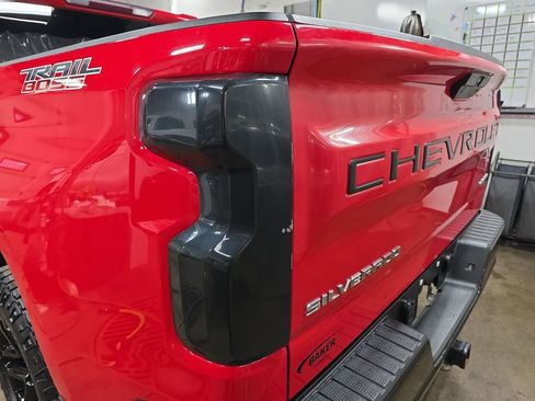 Used 2021 Chevrolet Silverado 1500 Custom Trail Boss image 32