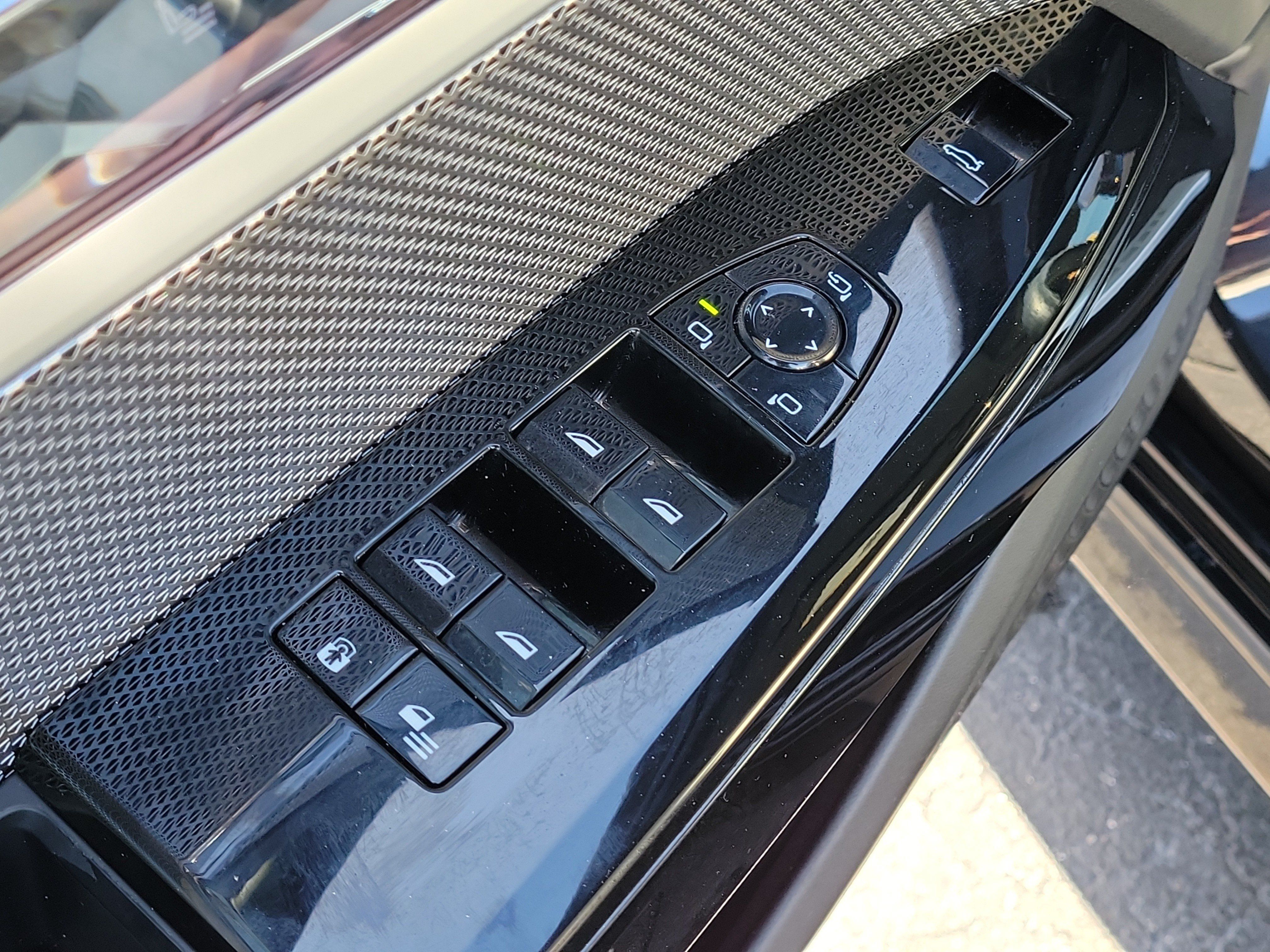 Used 2023 BMW 740i RWD image 21