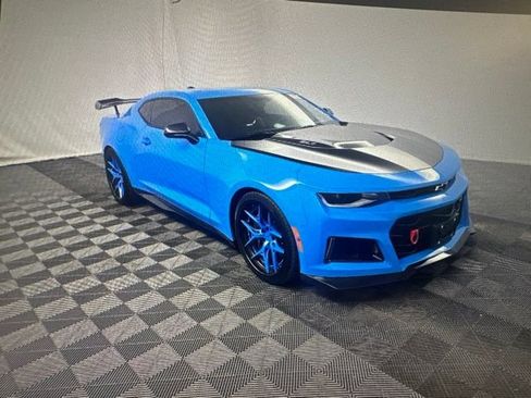 Used 2022 Chevrolet Camaro ZL1 RWD image 11