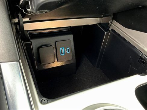 Used 2023 Ford Explorer XLT w/ Equipment Group 202A image 33