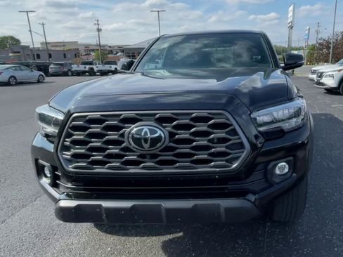 Used 2023 Toyota Tacoma TRD Off-Road w/ TRD Premium Off Road Package image 6