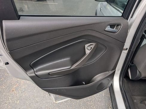 Used 2017 Ford Escape SE AWD/4WD image 10