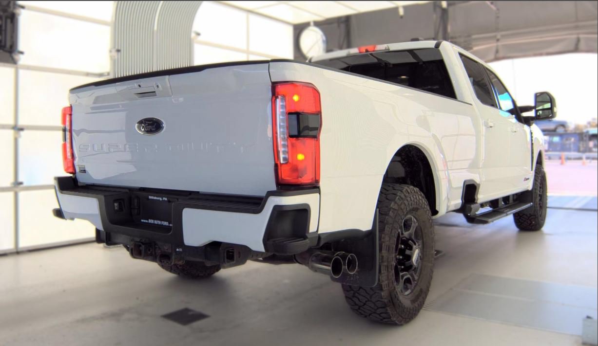 Used 2023 Ford F350 XLT w/ XLT Premium Package AWD/4WD image 4
