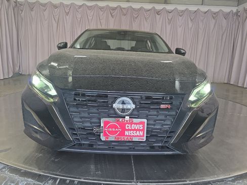 Used 2024 Nissan Altima 2.5 SR FWD image 11