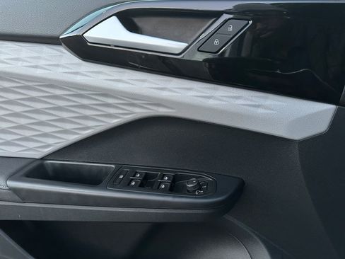 Used 2024 Volkswagen Taos S image 11