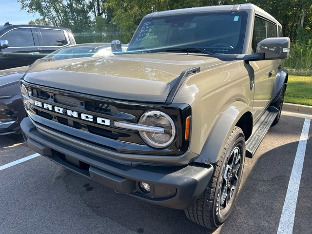 Used 2025 Ford Bronco Outer Banks AWD/4WD image 3