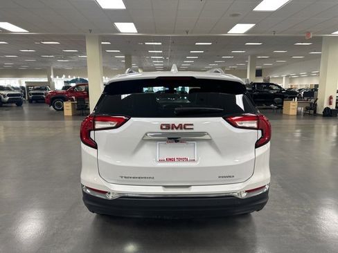 Used 2022 GMC Terrain SLT w/ Infotainment Package II image 6