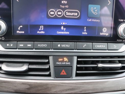 Used 2025 Nissan Altima 2.5 SV image 31