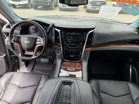 Used 2016 Cadillac Escalade ESV Premium AWD/4WD image 19
