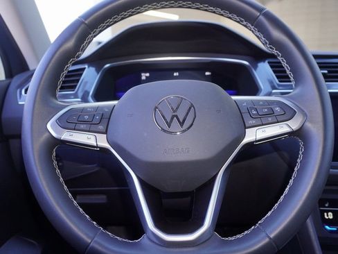 Used 2023 Volkswagen Tiguan SE image 22