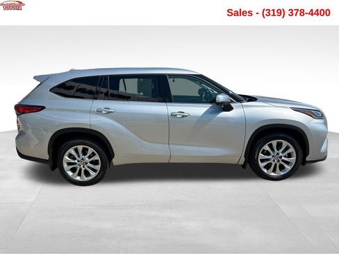 Certified 2021 Toyota Highlander Limited AWD/4WD image 7