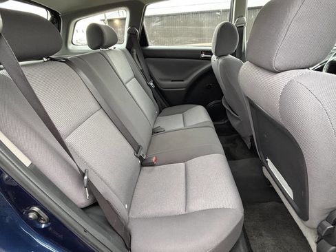 Used 2005 Toyota Matrix XR image 4