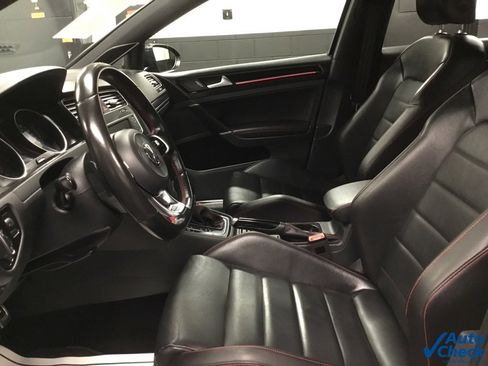 Used 2017 Volkswagen GTI SE image 20