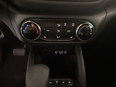 Used 2022 Chevrolet TrailBlazer LT FWD image 22