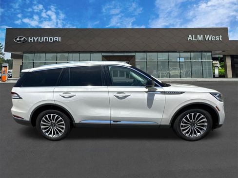 Used 2022 Lincoln Aviator AWD w/ Premium Package image 4