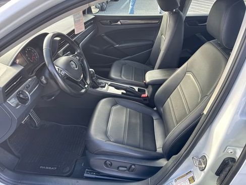 Certified 2020 Volkswagen Passat 2.0T R-Line image 14