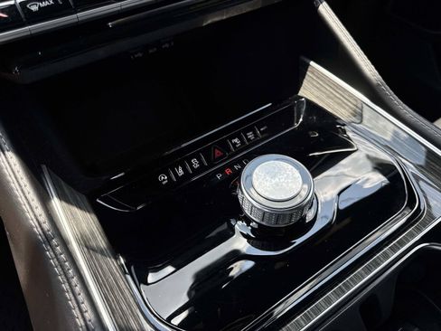 Used 2022 Jeep Wagoneer Series II RWD image 26
