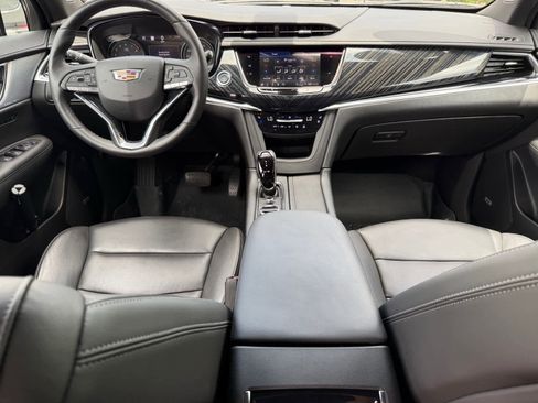 Used 2024 Cadillac XT6 Premium Luxury w/ Technology Package AWD/4WD image 13
