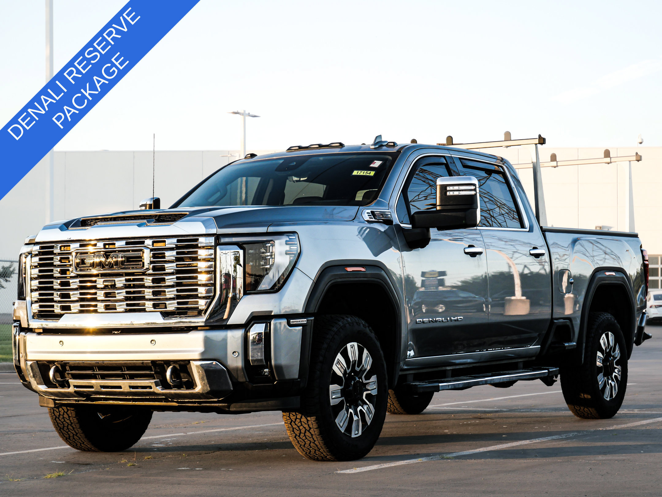 Used 2025 GMC Sierra 2500 Denali w/ Denali Reserve Package AWD/4WD image 3