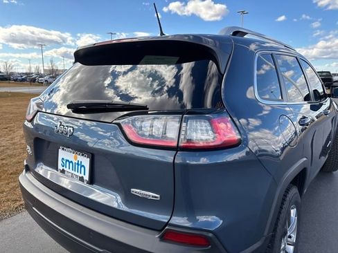 Used 2019 Jeep Cherokee Latitude Plus w/ Comfort/Convenience Group image 27