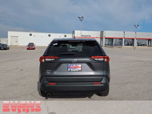 Used 2022 Toyota RAV4 LE w/ Carpet Mat Package (TMS) AWD/4WD image 25