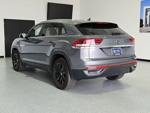 Certified 2022 Volkswagen Atlas Cross Sport SE w/ Black Wheel Package AWD/4WD image 6