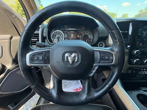 Used 2019 RAM 1500 Laramie AWD/4WD image 11