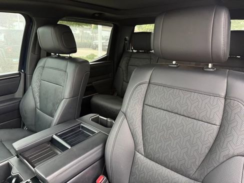 Used 2025 Toyota Tundra Limited AWD/4WD image 15