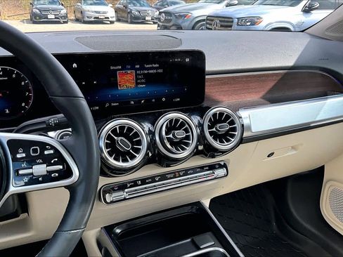 Used 2023 Mercedes-Benz GLB 250 4MATIC image 7