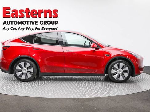 Used 2021 Tesla Model Y 2WD image 4