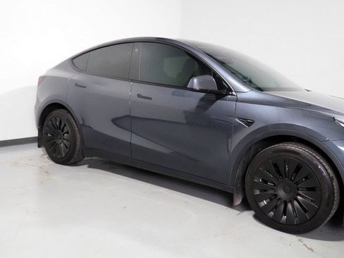 Used 2023 Tesla Model Y Long Range image 46