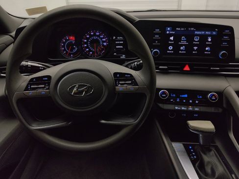 Used 2023 Hyundai Elantra SEL FWD image 22