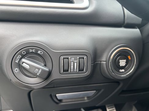 Used 2021 Maserati Ghibli Trofeo image 31