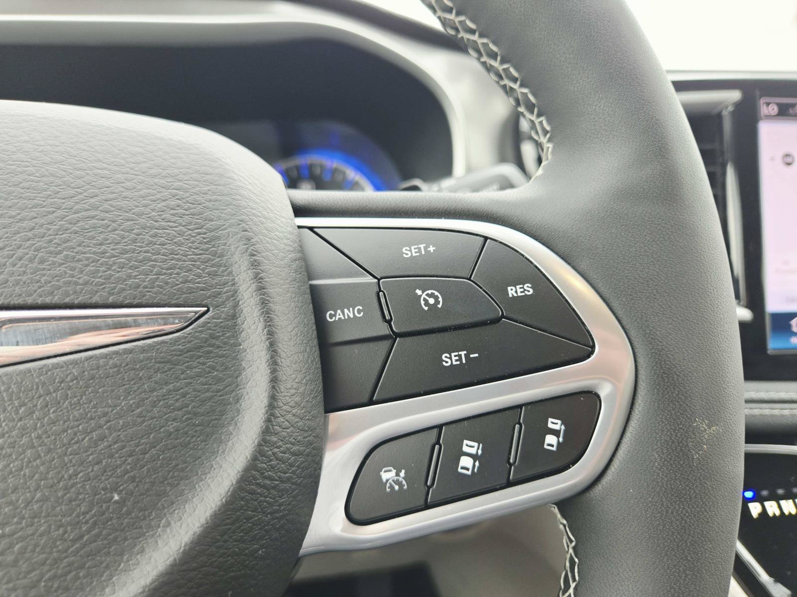 Used 2024 Chrysler Pacifica Touring-L FWD image 24