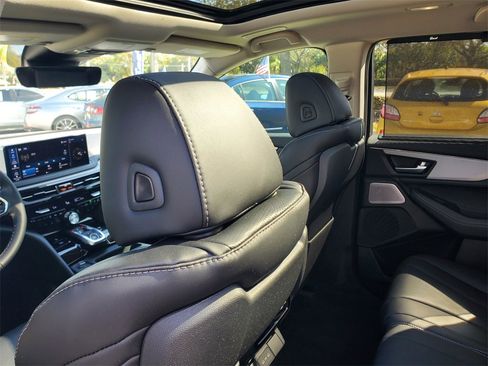 Used 2026 Acura MDX w/ Technology Package image 11