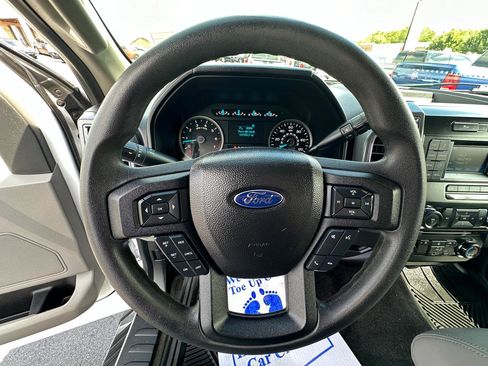 Used 2016 Ford F150 XLT RWD image 12