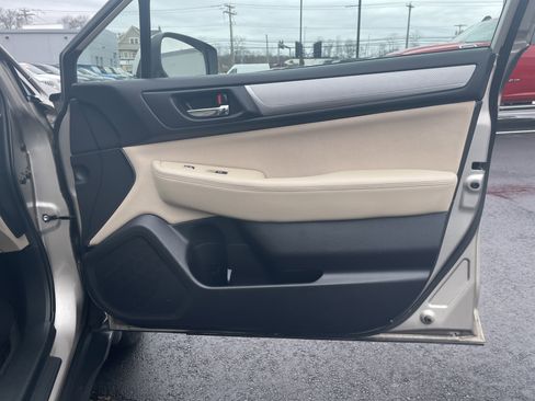 Used 2015 Subaru Outback 2.5i Premium image 10