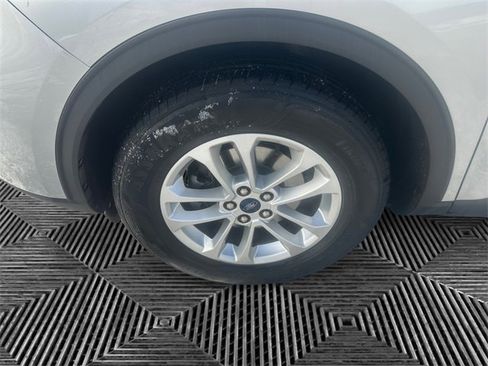 Used 2020 Ford Escape SE image 14