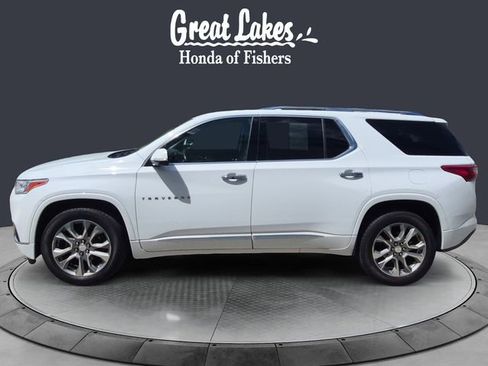 Used 2019 Chevrolet Traverse Premier w/ Driver Confidence II Package FWD image 2