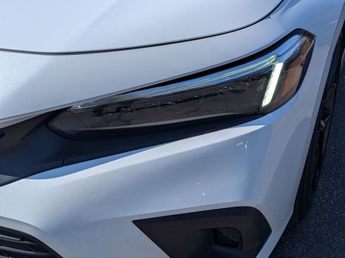 Used 2023 Honda Civic Sport image 9