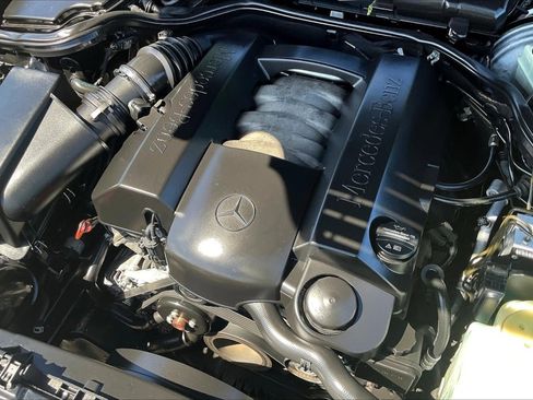Used 2001 Mercedes-Benz E 320 Sedan image 29