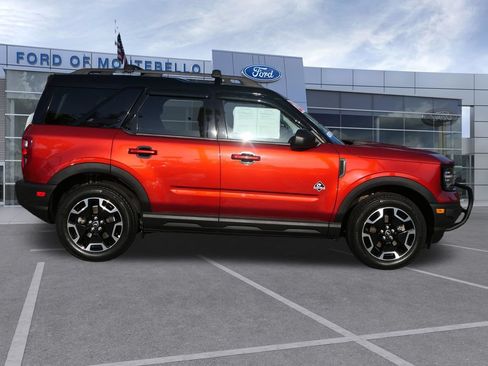 Certified 2023 Ford Bronco Sport Outer Banks w/ Tech Package AWD/4WD image 2