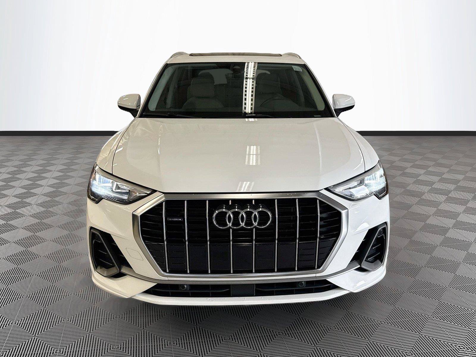 Used 2022 Audi Q3 2.0T Premium w/ Convenience Package AWD/4WD image 2